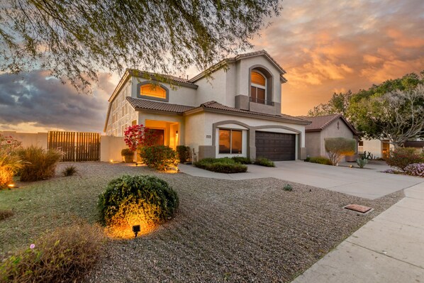 Exterior - Red Mountain Family Fun with Pool, Spa, Putting Green (Mesa)