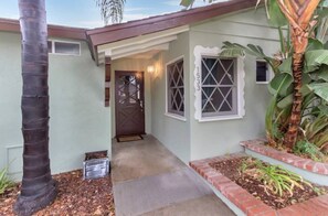 Exterior detail - Disneyland Oceanic Adventure, walking distance to Convention Center & Disneyland (Anaheim)