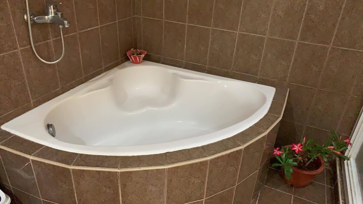 Bidet, towels, soap, shampoo