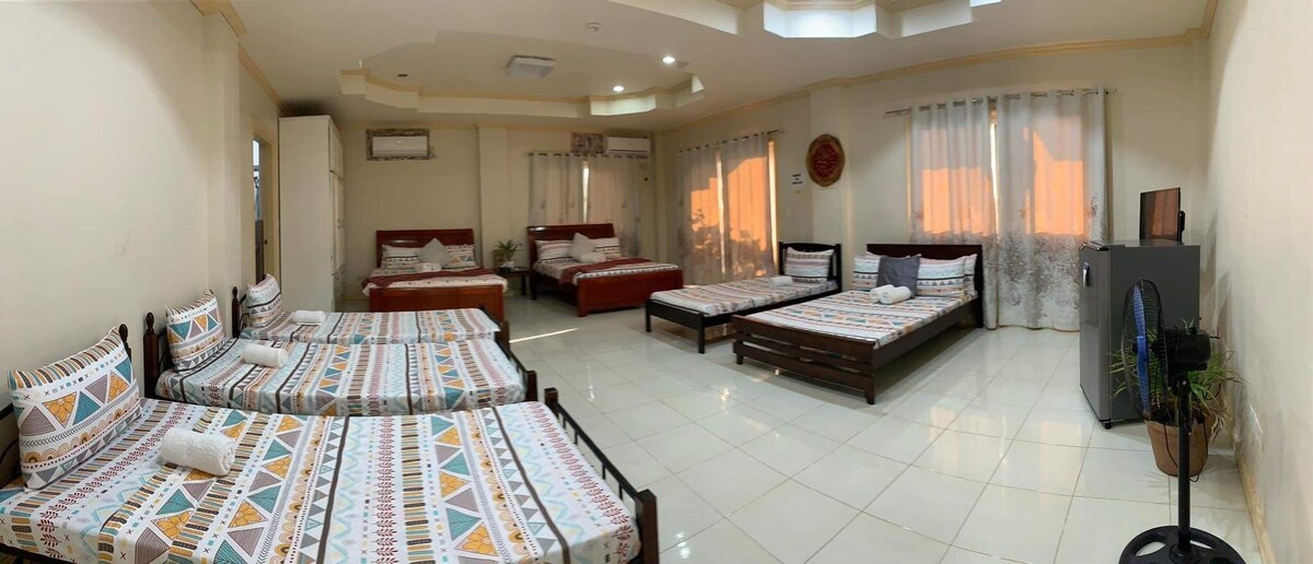 5 bedrooms, WiFi, bed sheets