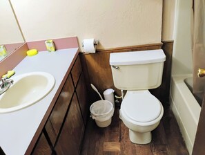 Toallas, jabón, papel higiénico