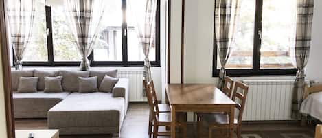 Appartement Familial | Restauration dans la chambre