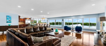   Spectacular 4 bedroom 4 1/2 bath villa on Tavernier Creek in Florida Keys. 