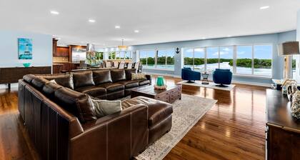 Spectacular 4 bedroom 4 1/2 bath villa on Tavernier Creek in Florida Keys.