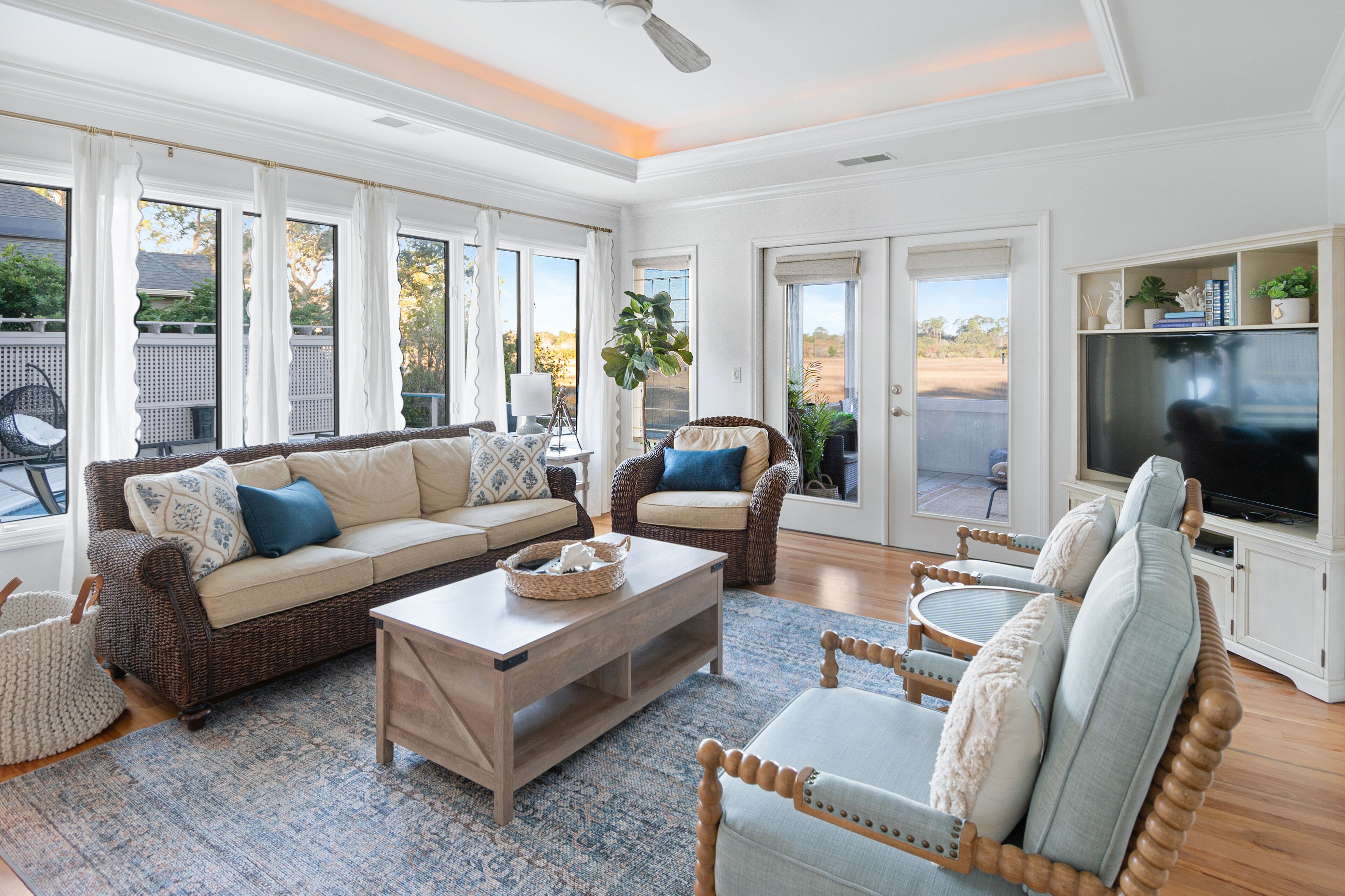 智能电视、壁炉、电子游戏、桌上足球