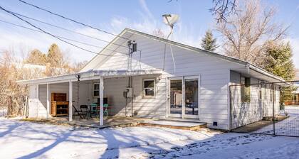 Bison Hills- pet friendly, within walking distance of historic downtown Cody!