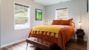 3 habitaciones, escritorio, wifi gratis y ropa de cama