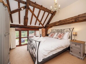 2 quartos, ferros/tábuas de passar roupa, berço de viagem, Wi-Fi