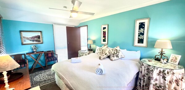 3 bedrooms, desk, iron/ironing board, travel cot