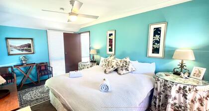 French/Italian Style Boutique The Loft Apartment @Chapmans + Breakfast + Pets