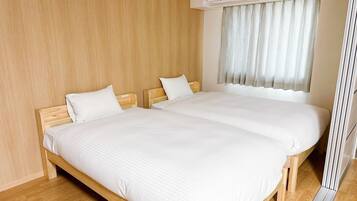 1 bedroom, desk, free WiFi, bed sheets