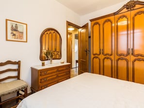 2 bedrooms, Internet, bed sheets