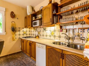 Fridge, microwave, oven, dishwasher - Farmhouse with garden, pool and barbecue (Dúrcal)