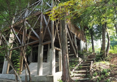 Property grounds. Accommodation available 1 building reserved / Yamagata County Hiroshima