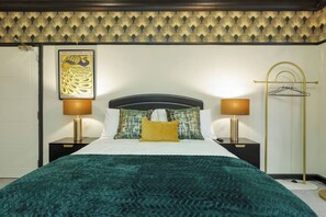 1 bedroom, iron/ironing board, travel cot, free WiFi