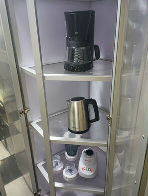 Kaffee und/oder Kaffeemaschine