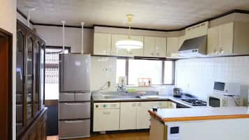 Fridge, microwave, stovetop, cookware/dishes/utensils