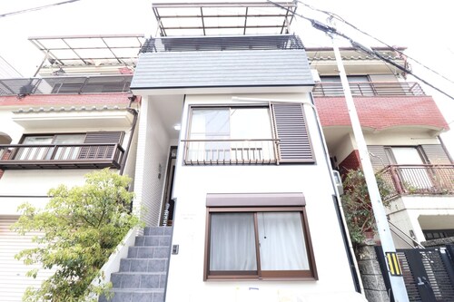 Tsuruhashi East III
