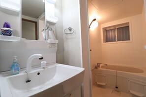 City resortwoning, niet-roken | Badkamer | Een haardroger