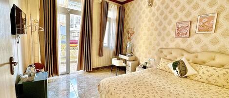 Soundproofing, free WiFi