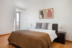 2 chambres, fer et planche à repasser, Wi-Fi, draps fournis