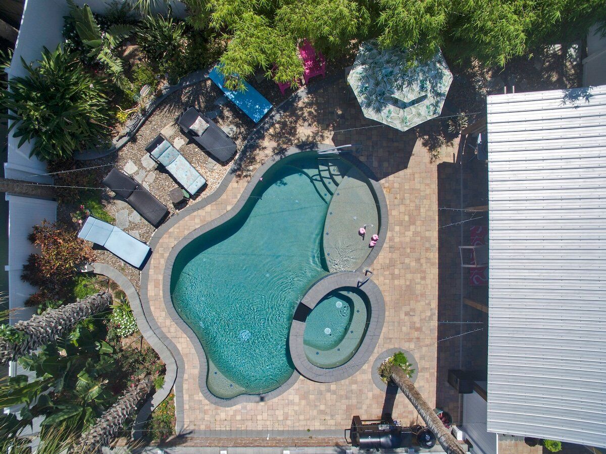 Upscale Beach House walk to Flagler Ave & Beach