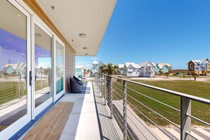 Exterior detail - Resort Style Pools, Boardwalk to the Beach (Port Aransas)