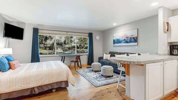 Desk, iron/ironing board, free WiFi, bed sheets