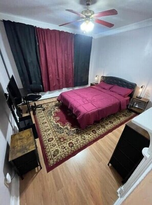 2 عدّة غرف نوم ومكواة/لوح كي وواي فاي مجانًا وملاءات أسرّة