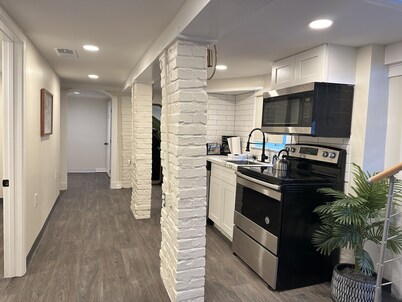 Beautifully Restored New Orleans Big Balcony Home - 7 Minutes to French Quarter!