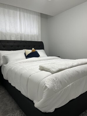 1 slaapkamer, een strijkplank/strijkijzer, gratis wifi, beddengoed