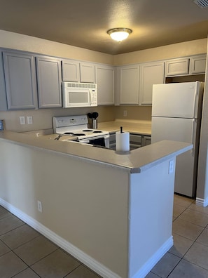 Réfrigérateur, micro-ondes