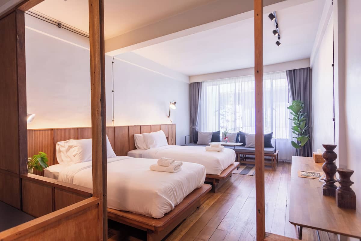 Design-Zweibettzimmer, Gartenblick | Verdunkelungsvorhänge, Bügeleisen/Bügelbrett, kostenloses WLAN