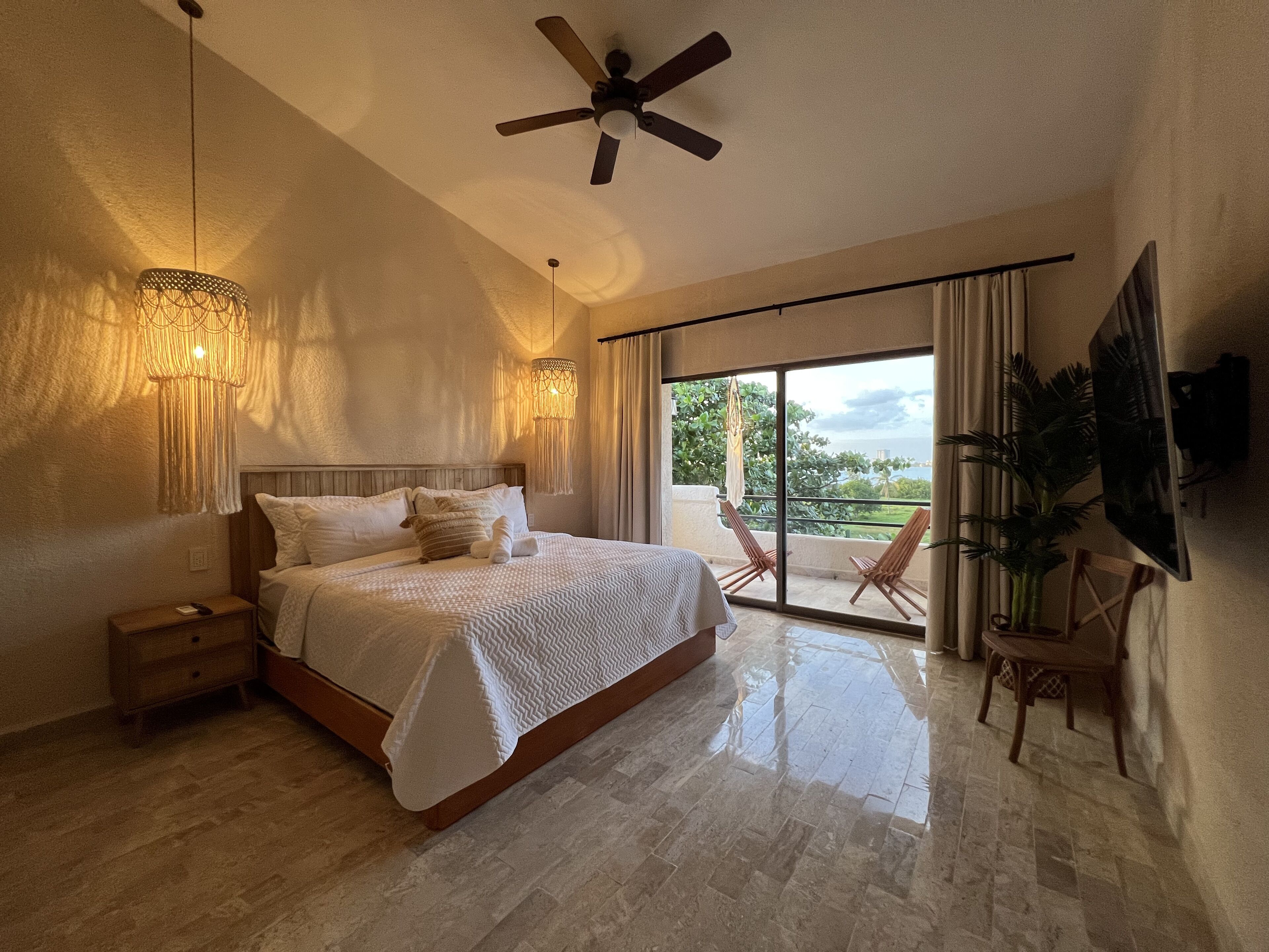 3 bedrooms, in-room safe, iron/ironing board, free WiFi