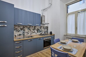 Refrigerador, horno, placa de cocina, lavavajillas