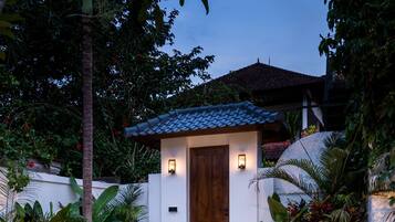 Pintu masuk interior