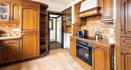 Lux 8Br Thamesfront Villa w/ Yacht & Sauna