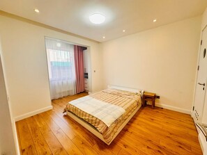 1 bedroom, WiFi, bed sheets