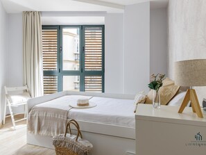2 habitaciones, tabla de planchar con plancha, internet y ropa de cama 