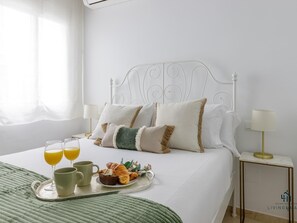 1 bedroom, iron/ironing board, Internet, bed sheets - Le Coquet Center Apartment Living4malaga (Málaga)