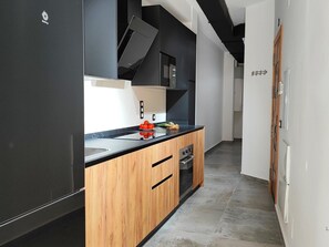 Fridge, microwave, oven, dishwasher - Living4malaga Victoria Center Apartment (Málaga)