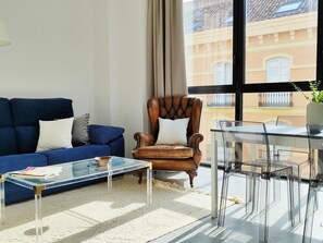 TV - Living4malaga Victoria Center Apartment (Málaga)