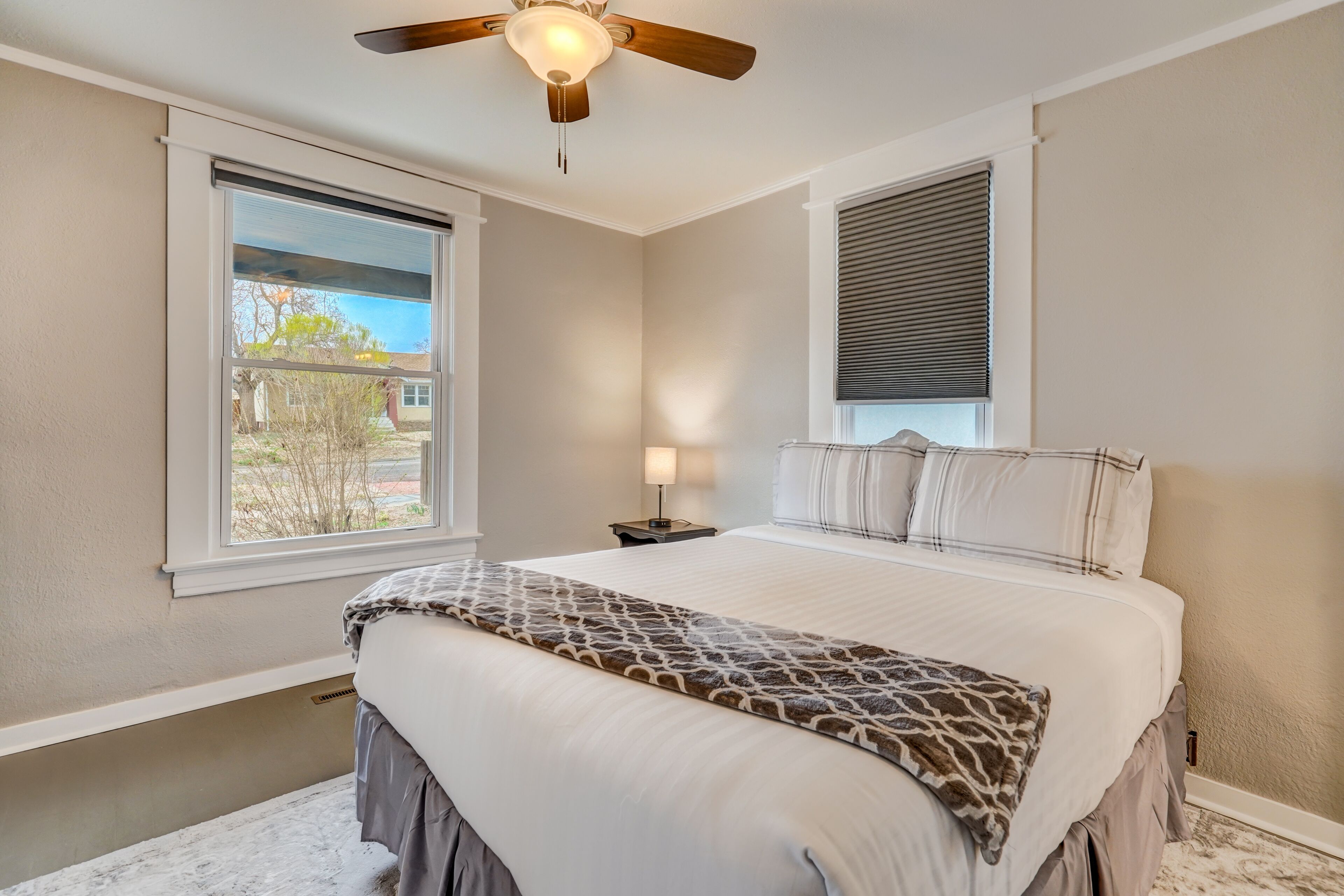 2 間臥室、書桌、免費無線上網