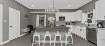 332 judysplaces in Lansdowne, 5BR, 3BA, Brand new construction SFH