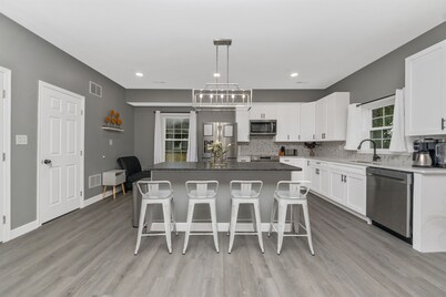 332 judysplaces in Lansdowne, 5BR, 3BA, Brand new construction SFH