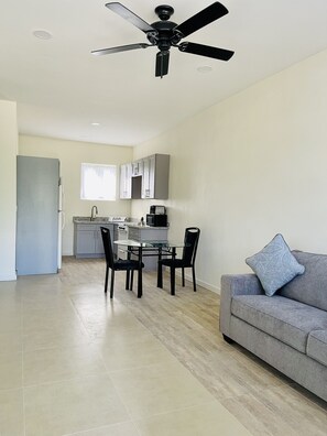 Deluxe Apartment | Living area - Cheekz Loft (Nassau)