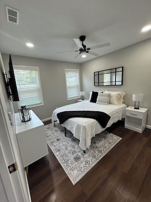 2 bedrooms, iron/ironing board, free WiFi, bed sheets