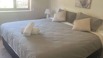 3 bedrooms, desk, iron/ironing board, travel cot