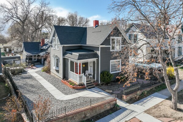 Exterior - Elite Embassy (Colorado Springs)