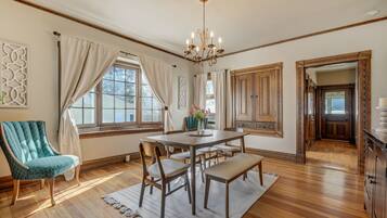 Tempat makan keluarga